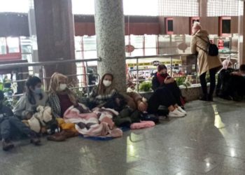 Konya'yı çevre illere bağlayan tüm yollar kapalı; yolcular terminalde kaldı