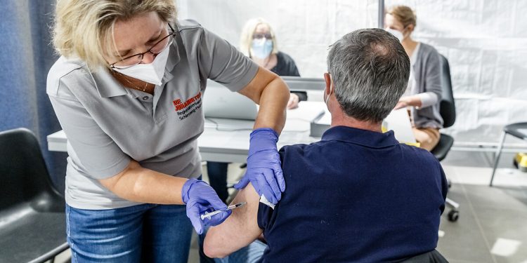 Koronavirüsten 189 kişi hayatını kaybetti