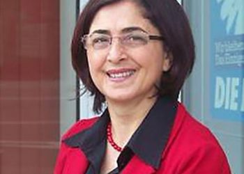 Kürt siyasetçi Hamide Akbayır 6 aylık 'yurt dışı yasağı'nın ardından Köln’e döndü