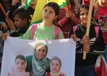 'Kürtçe öğrettiği için' 5 yıl hapis cezası alan Zara Muhammed teslim oldu