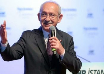 Kılıçdaroğlu CHP'nin kusurları arasında 'başörtüsünü bir numaralı sorun haline getirmeyi' saydı