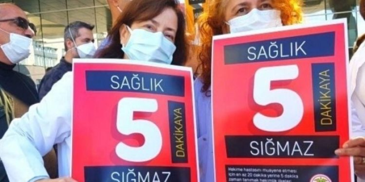 MHRS'de '5 dakikalık' randevu uygulaması durduruldu