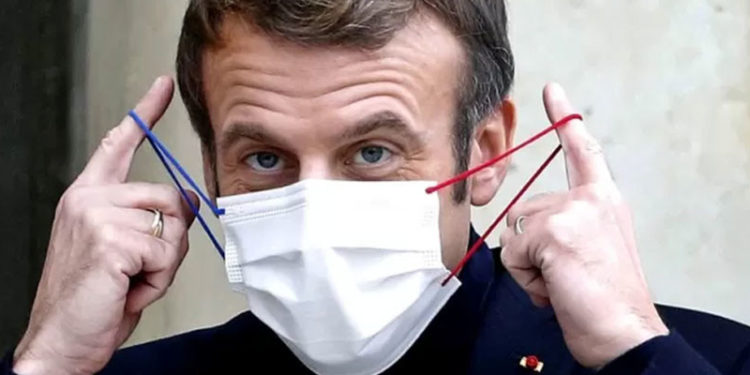 Macron: Fransa'da aşısızların hayatını zorlaştıracağım