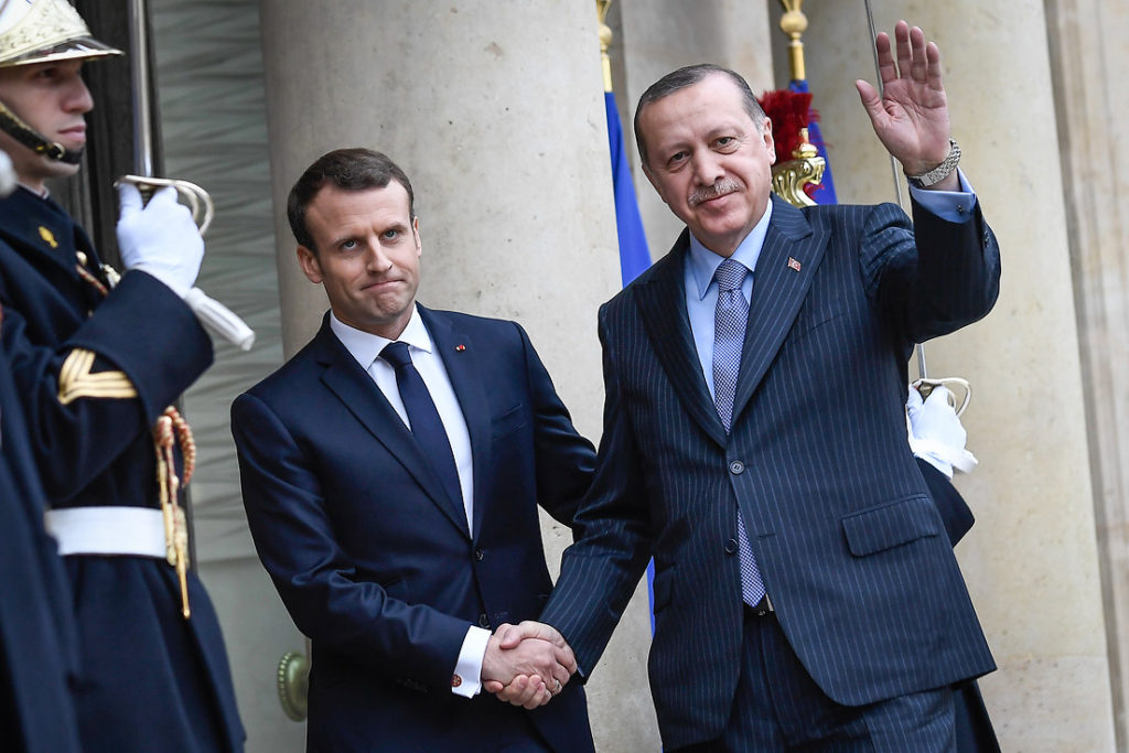 Macron: Türkiye siyasal İslam’ı genişletme projesi yürütüyor