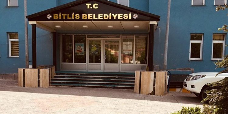 Mahkeme işe iade etti, kayyım kabul etmedi