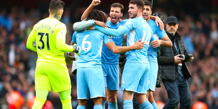 Manchester City, deplasmanda Arsenal'ı son dakika golüyle yendi