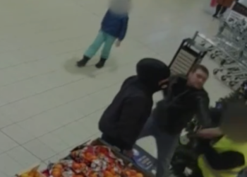 Maske uyarısı yapan güvenlik görevlisinin çenesini kırdı