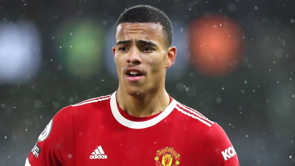 Mason Greenwood: Manchester United, tecavüzle suçlanan futbolcuyu süresiz kadro dışı bıraktı