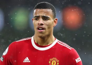 Mason Greenwood: Manchester United, tecavüzle suçlanan futbolcuyu süresiz kadro dışı bıraktı