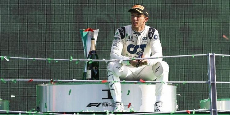 "Mercedes, Hamilton'ın emekli olması durumunda 2023'te Gasly'yi getirebilir"