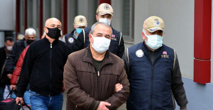 Meslekten ihraç 6 polise hapis cezasının gerekçesi: ‘Sohbet abiliği’ yaptılar