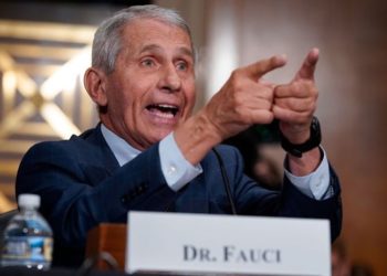 Mikrofonu açık kalan Fauci, kazandığı parayı soran senatöre ‘moron’ dedi