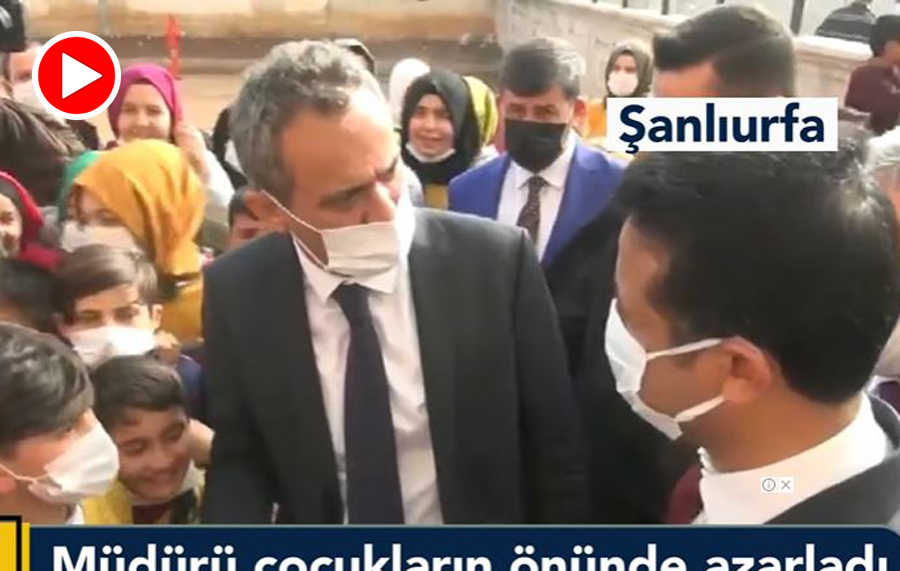 Milli Eğitim Bakanı, okul müdürünü öğrencilerin içinde azarladı: Siz ne biçim adamsınız ya!