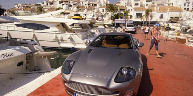 Milyonerlerden çağrı: Bizden servet vergisi alın