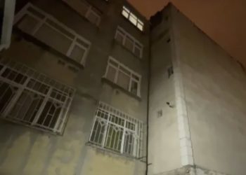 Mültecilerin yaşadığı bina kavga sonrası ateşe verildi