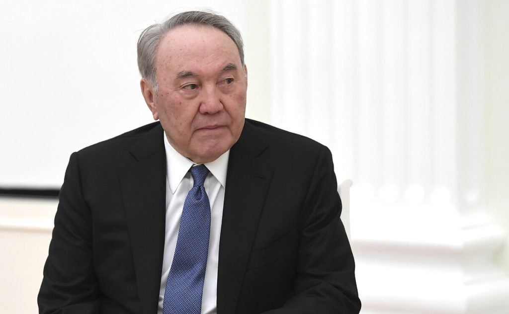 Nazarbayev ilk kez halkın karşısına çıktı: Emeklilik hayatı yaşıyorum