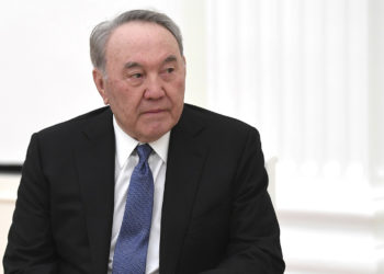Nazarbayev ilk kez halkın karşısına çıktı: Emeklilik hayatı yaşıyorum