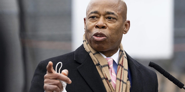 New York Belediye Başkanı Adams evden çalışmanın bitirilmesi gerektiğini savundu: Bu şekilde çalışma sistemi kentteki tüm sektörleri olumsuz etkiliyor