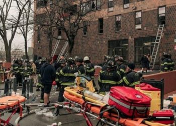 New York&rsquo;ta yangın: 9&rsquo;u &ccedil;ocuk en az 19 kişi hayatını kaybetti