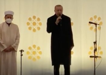 O şarkı beş yıldan beri vardı; niçin şimdi?