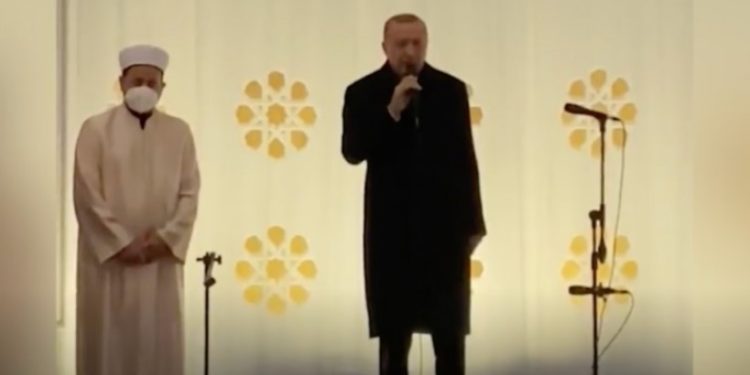 O şarkı beş yıldan beri vardı; niçin şimdi?