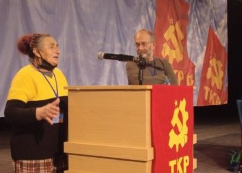 Olağanüstü TKP Konferansı'na 'muhalif teyze' Zehra Canan da katıldı