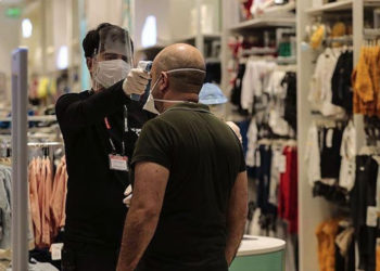 Omicron'a yakalanan Prof. Dr. Kurugöl: AVM, restoran ve konserlere girişte aşı şartı getirilmeli