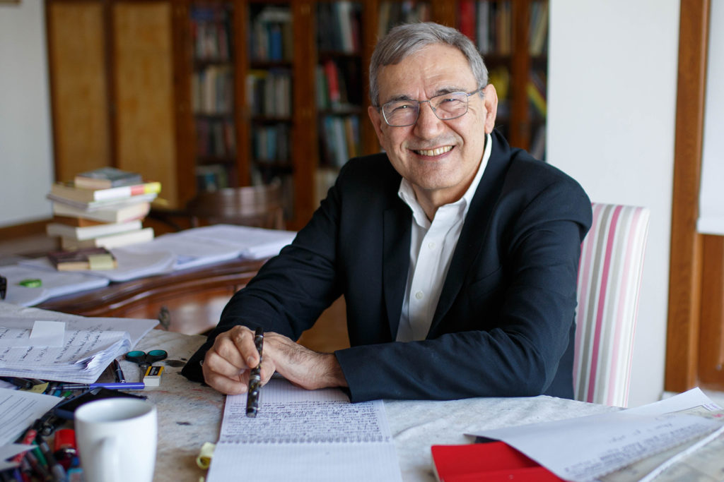 Orhan Pamuk’tan Sezen Aksu’ya destek: Sanatçısını ezen bir devlet ve millet olmayacağız