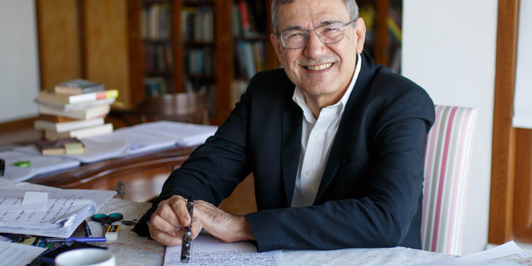 Orhan Pamuk’tan Sezen Aksu’ya destek: Sanatçısını ezen bir devlet ve millet olmayacağız