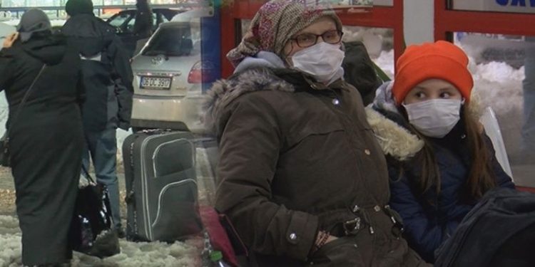 Otogarda mahsur kalanlar geceyi yazıhane ve mescitlerde geçiriyor