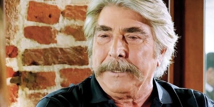 Oyuncu Erdal Özyağcılar'ın testi pozitif çıktı