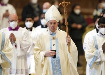 Papa: Kadına şiddet tanrıya hakarettir