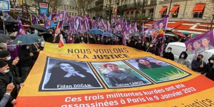 Paris’te kitlesel yürüyüş: Adalet yerini bulsun