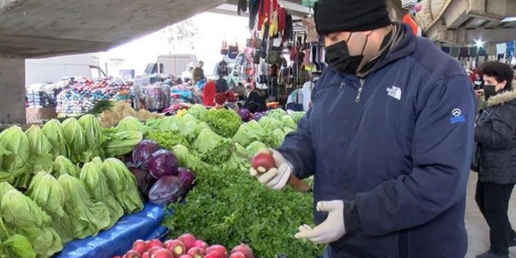 Pazarda fiyatlara 1 haftada yüzde 100 zam