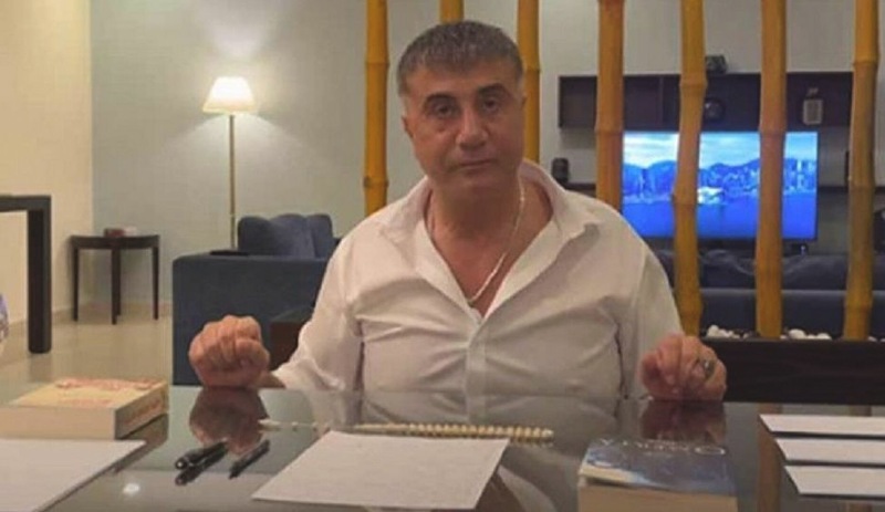 Peker'den günler sonra 'hiç mi merak etmiyorsunuz' beğenisi