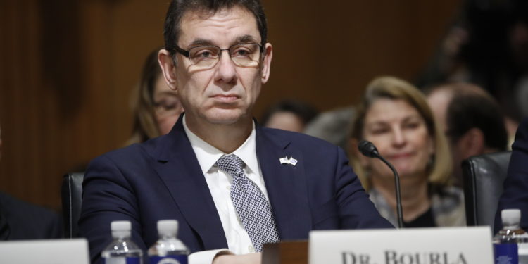 Pfizer CEO’su: Birkaç ay içinde normale dönebiliriz