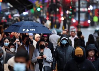 Pfizer CEO’su Bourla: Birkaç ay içinde normal hayata dönebiliriz