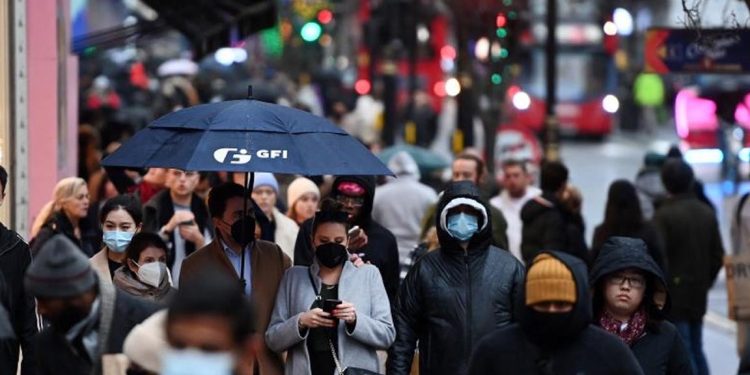 Pfizer CEO’su Bourla: Birkaç ay içinde normal hayata dönebiliriz