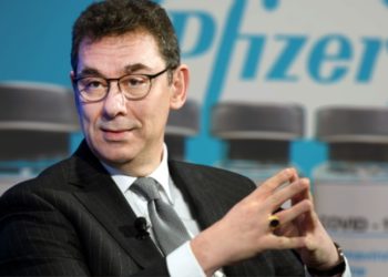 Pfizer CEO’su: Şu an içinde olduğumuz dalga, yasaklara sebebiyet verecek son dalga olacak