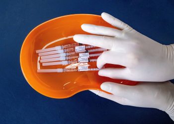 Pfizer ve BioNTech duyurdu: Omicron’a özel aşı geliyor