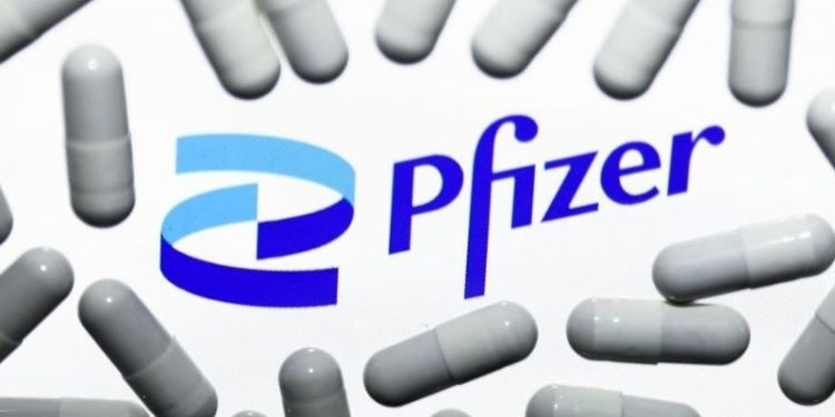 Pfizer'ın Covid-19 hapı İngiltere'de onaylandı