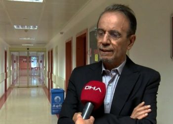 Prof. Ceyhan 'PCR testi kalmadığı için' zorunluluk kararının kaldırıldığını söyledi
