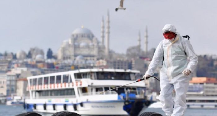 Prof. Dr. Ahmet Saltık: ‘Omicron’a günde 700 bin kişi yakalanacak’