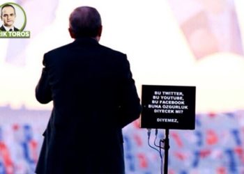 Prompter kullanmadan yaptığı her konuşma facia!