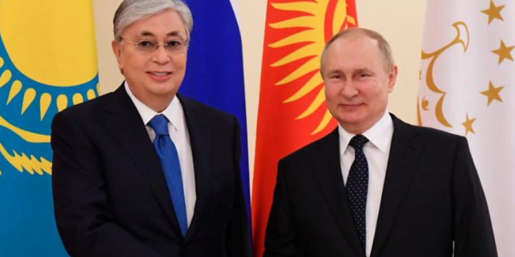 Putin ile Kazakistan lideri Tokayev telefonla görüştü