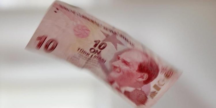 Reuters'ın analizi: TL'yi kara bir yıl bekliyor