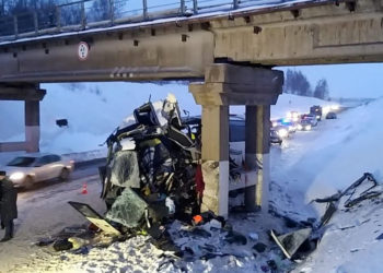 Rusya'da yolcu otobüsü, üstgeçit sütununa çarptı: 5 ölü, 21 yaralı