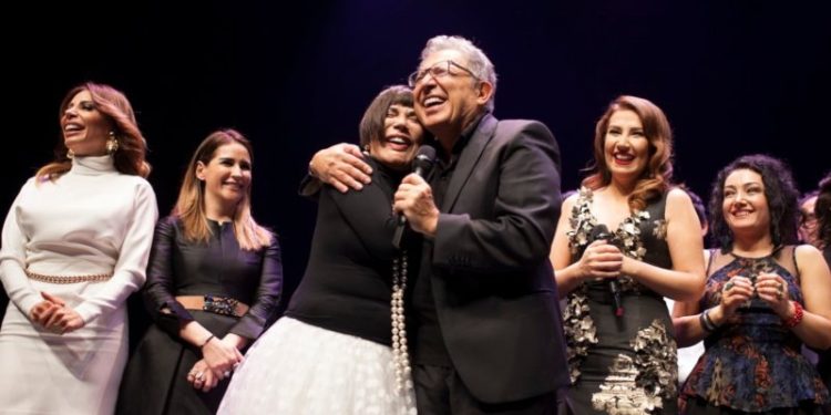 Sanatçılardan Sezen Aksu'ya destek: Hakaret çıkarmak ilkel bir zorlama