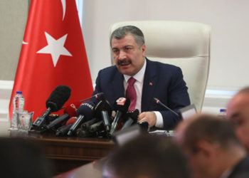 Sağlık Bakanı Koca: Oranlara bakıldığında 65 yaş üzeri büyüklerimiz risk altında