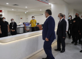 Sağlık Bakanı Koca, İstanbul’daki hastaneleri ziyaret etti